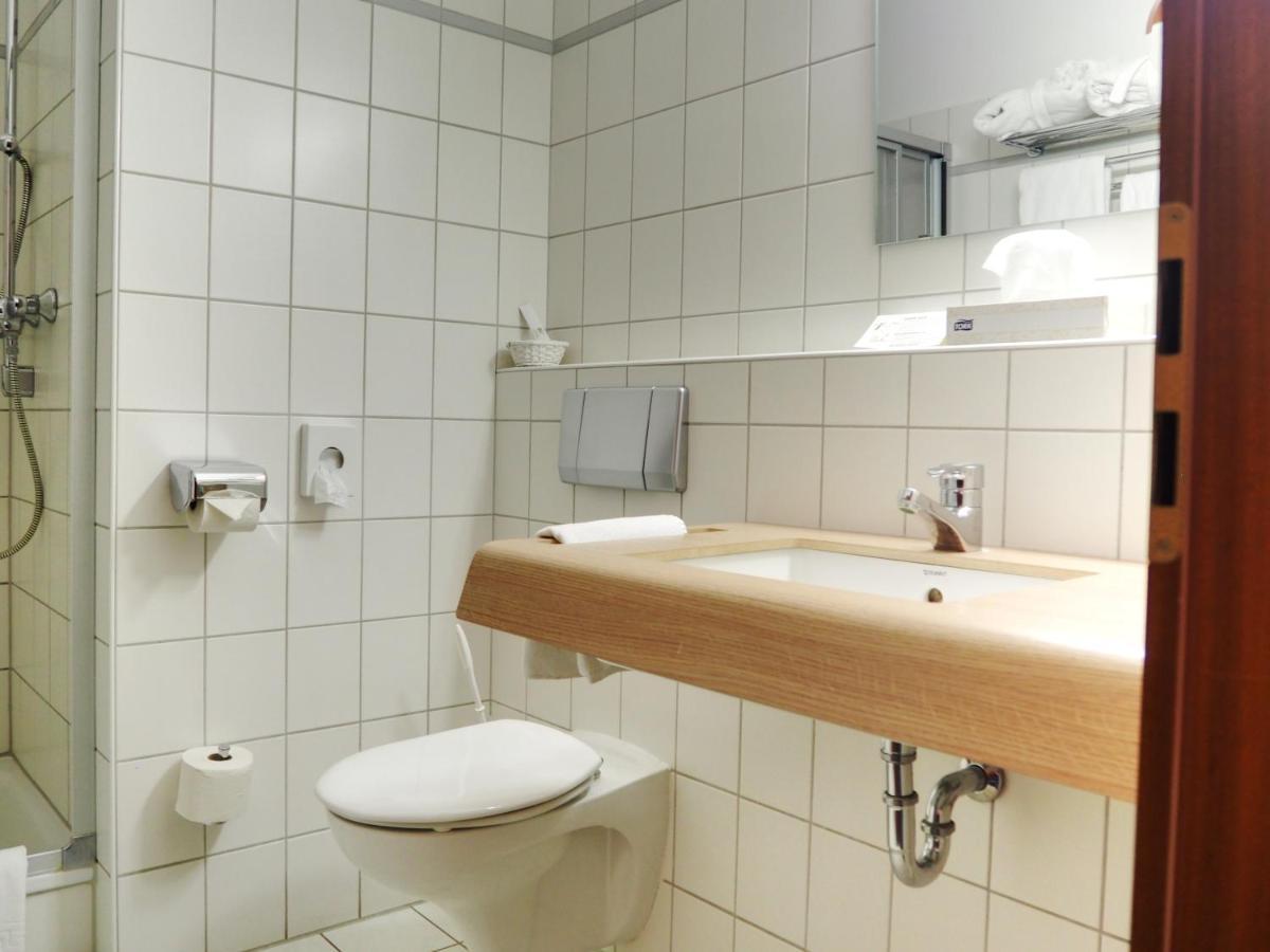 Heidehotel Lubast Exteriör bild