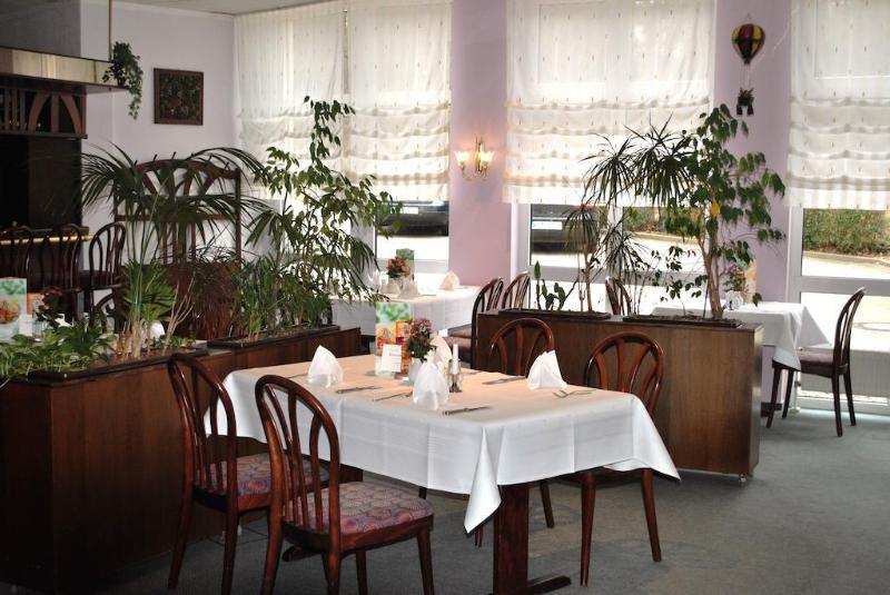 Heidehotel Lubast Exteriör bild